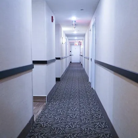 Mint Jfk Airport Hotel 3*