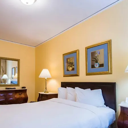 Hotel 3 West Club