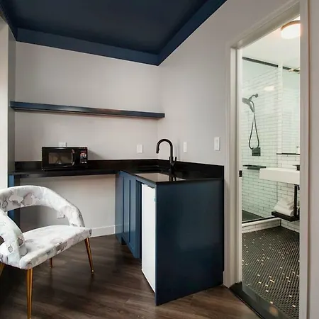The At 3* New York