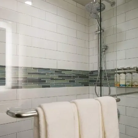 Even - Midtown East By Ihg Hotel 4*