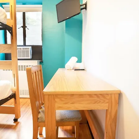 Vanderbilt Ymca Hostel *