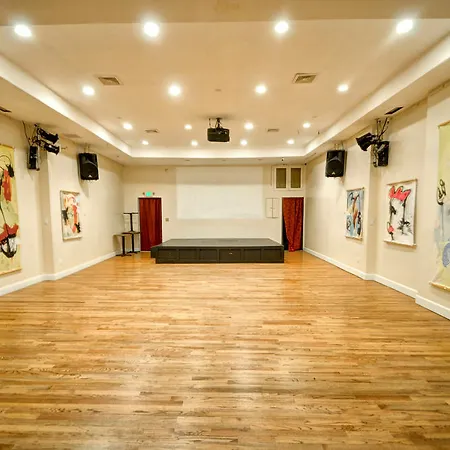 Chelsea Art Hostel New York