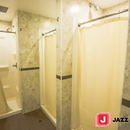 Jazz On The Park Hotel 2*