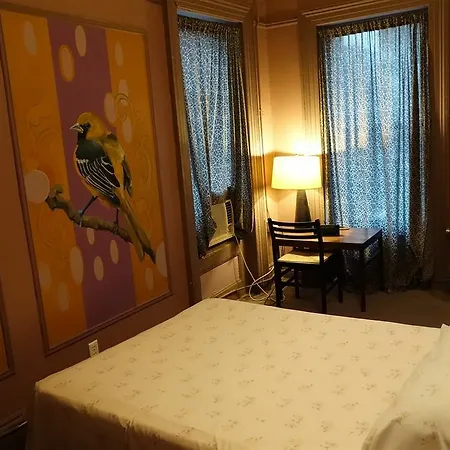 Hotel Carlton Arms 2*