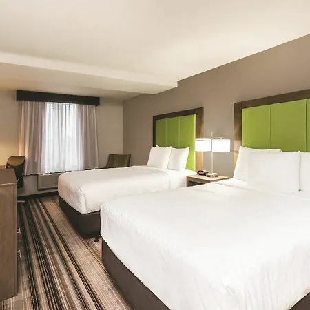 La Quinta By Wyndham Brooklyn Hotel