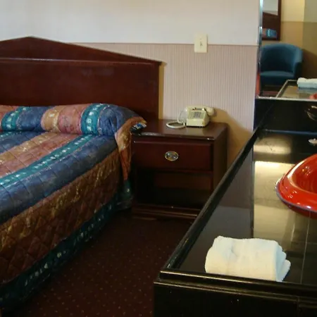 Riviera Motor Brooklyn Hotel