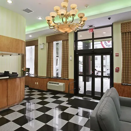 Royal Hotel 2*