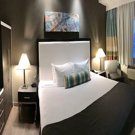 Western Brooklyn Bay 3*