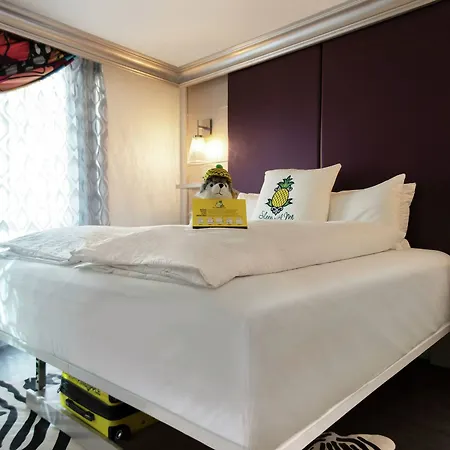 Staypineapple, An Artful Hotel, Midtown