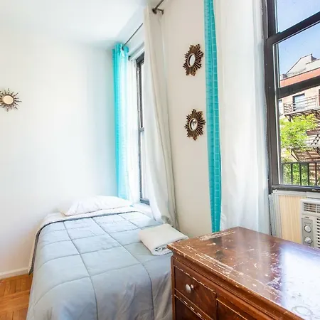 2 Bedroom Hell's Kitchen * New York