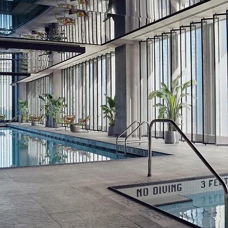Hotel Equinox