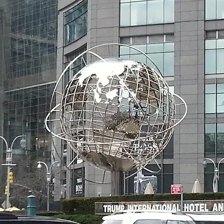 Trump International Hotel 5*