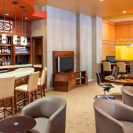 Sheraton Laguardia East 3*