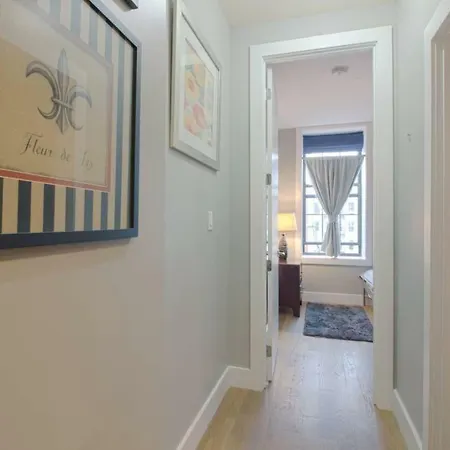 Apartment Lowereast2bedroomgem! #3minwalktotrain! New York