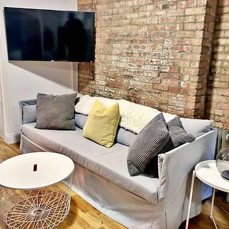 Apartment In The Heart Of Manhattan