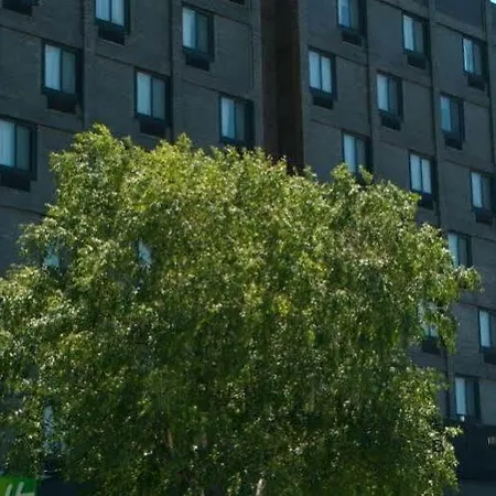 The Laguardia Hotel