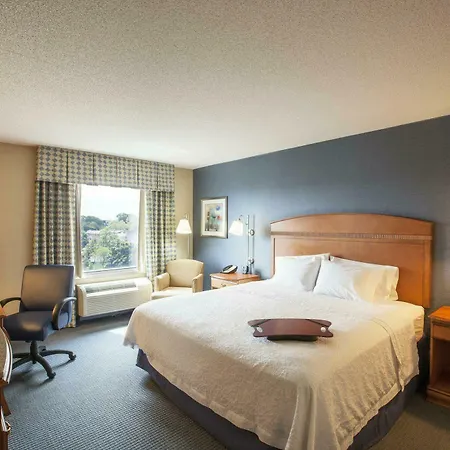 Hampton - Laguardia Airport Hotel