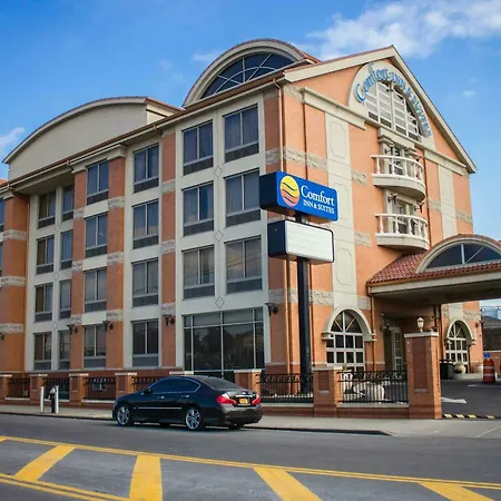 Comfort & Laguardia Airport 4*