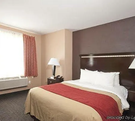Travelodge By Wyndham Queens Hotel 3*