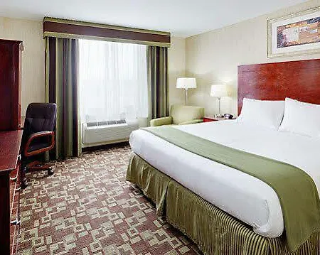 Country & By Radisson, Staten Island Hotel New York