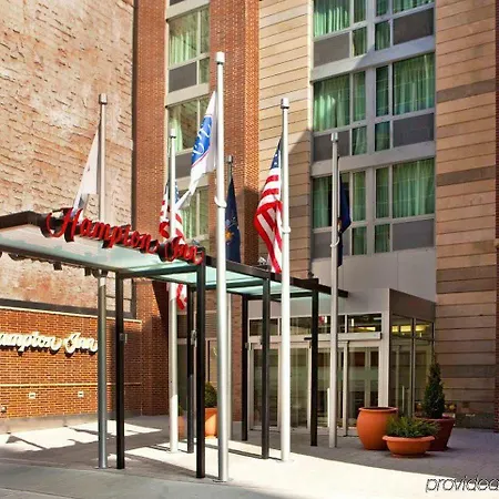Hampton Manhattan Grand 3*