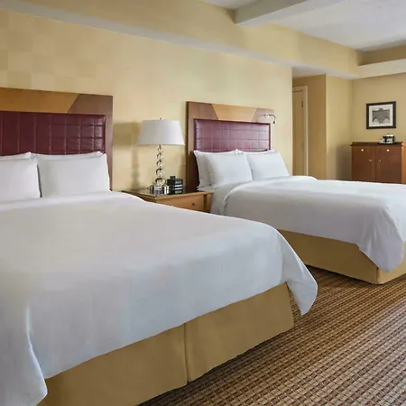 Marriott East Side Hotel 4*