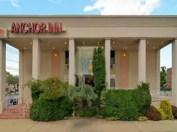 Anchor Hotel 3*