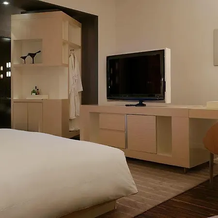 Hyatt Centric Street New York