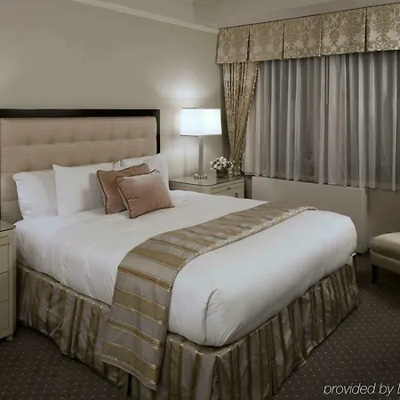 Warwick 4* New York