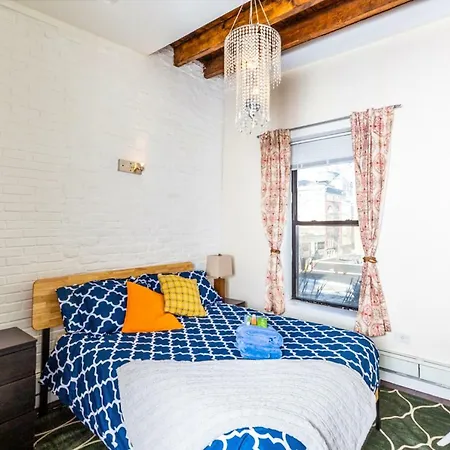 Amazing Soho With Private Backyard *