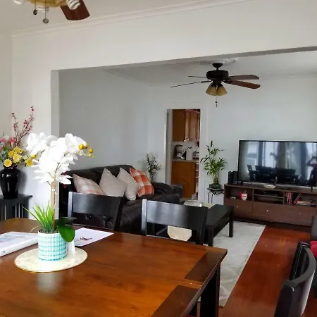 Lovely Queens Getaway Apartment *