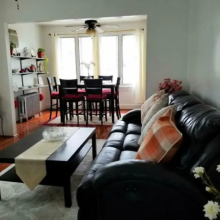 Lovely Queens Getaway Apartment *