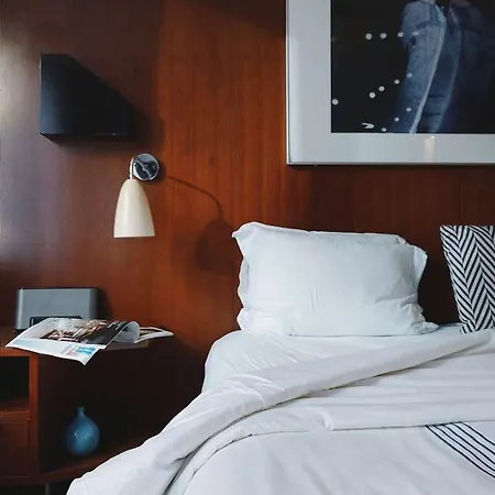 6 Columbus Park Hotel 4*