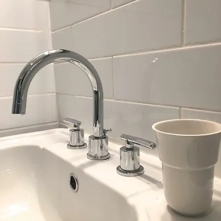 Crown Apartment