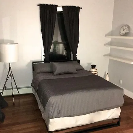 Crown Apartment