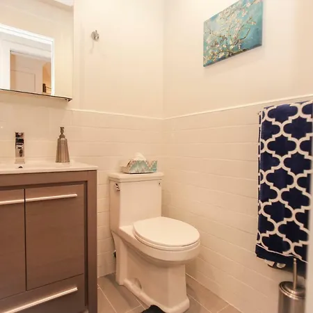 Apartment Modern,cozy 3bdr/2ba Getaway In Upper East! *