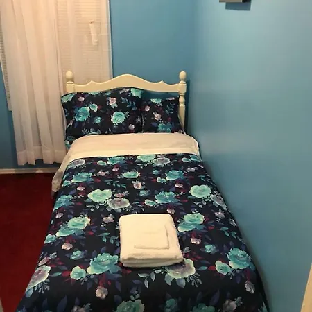 5 Min. From Jfk Guest house