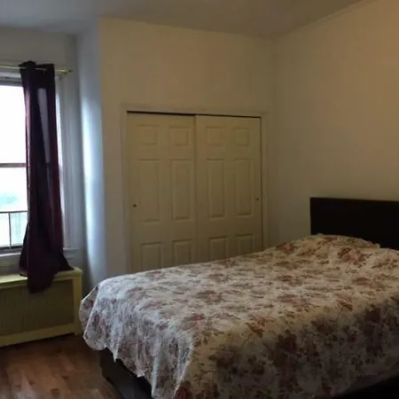 Two Bedroom In Queens Apartment