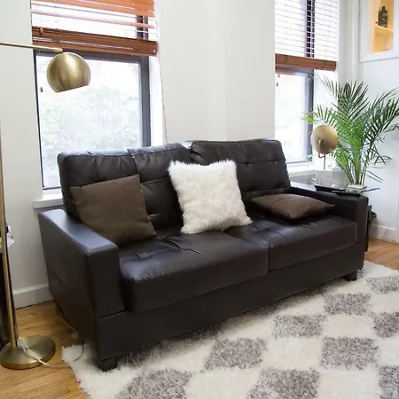 Apartment Sunny Apartment, With 2 Spacious Bedrooms New York