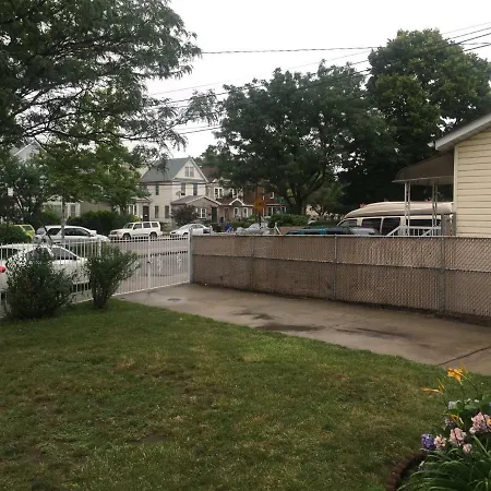 5 Min. From Jfk Guest house