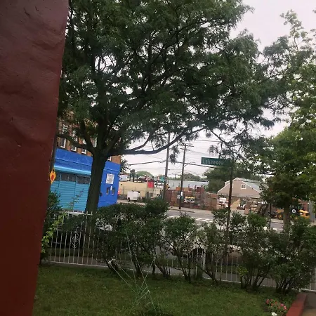 5 Min. From Jfk Guest house