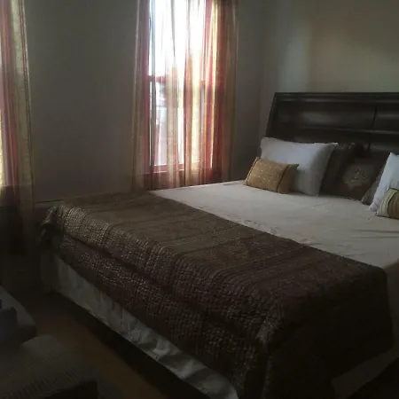 Boyd Annex Apartment *