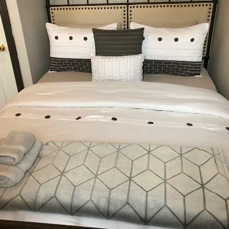 3 Bedroom In Historical Harlem, Ny New York