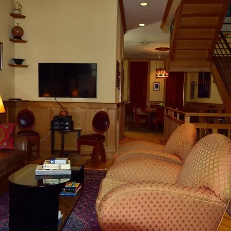Harlem Jazz Getaway Mansion. Holiday home New York