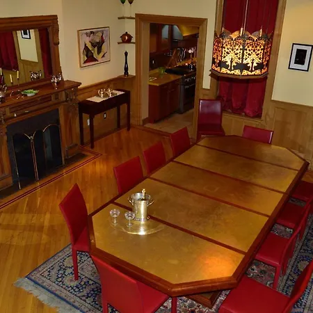 Holiday home Harlem Jazz Getaway Mansion. *