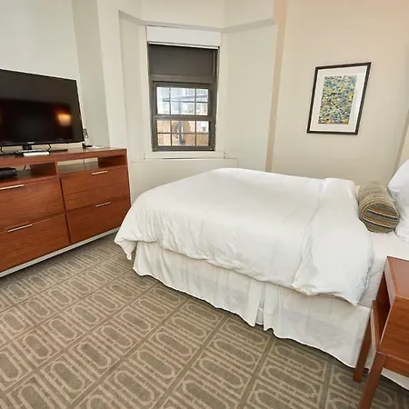 Apartment 2 Bedroom In Midtown East,4c