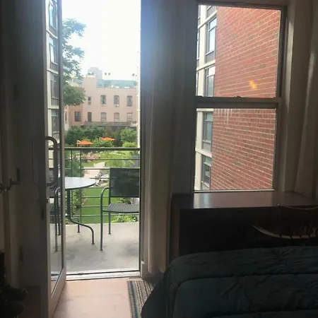 Private In Williamsburg 5 Mins To Manhattan Apartment