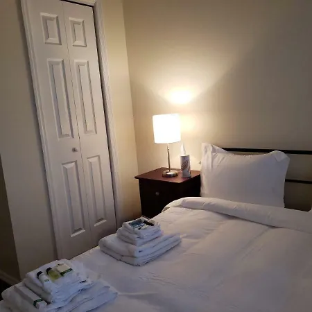 Brooklyn 3 Bedroom 1 Bathroom 8 Minutes To Subway 30 Minutes To Manhattan