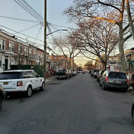 Brooklyn 3 Bedroom 1 Bathroom 8 Minutes To Subway 30 Minutes To Manhattan *