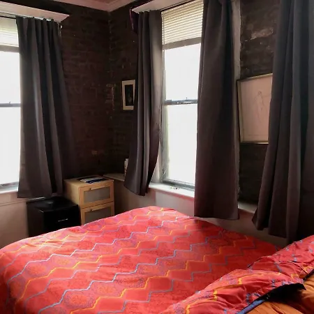 3 Bed + 2 Bath Trendy Upper Eastside Apartment *